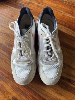 VEJA & Madewell leather V-10 lace up sneakers